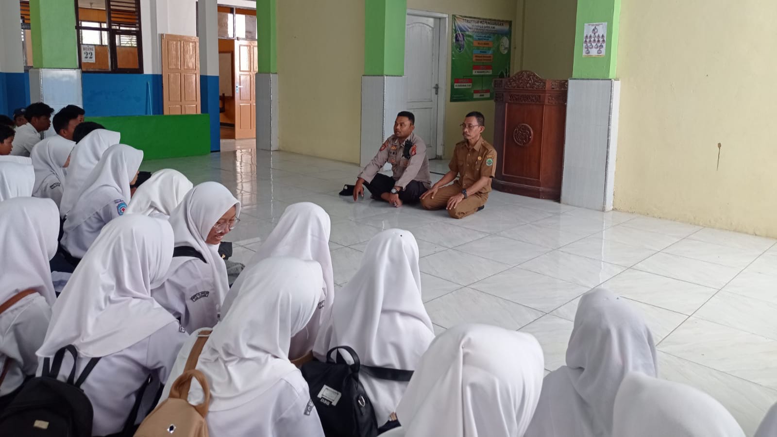 ANTISIPASI KENAKALAN REMAJA DAN PERGAULAN SEX BEBAS KAPOLSEK BLANAKAN  POLSEK BLANAKAN LAKUKAN PENYULUHAN DI SEKOLAH SMP NEGERI 1 BLANAKAN –  MIN.CO.ID