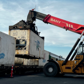 KAI Logistik Optimalkan KA Kontainer Reefer, Jaga Distribusi Pangan Segar Selama Natal dan Tahun Baru