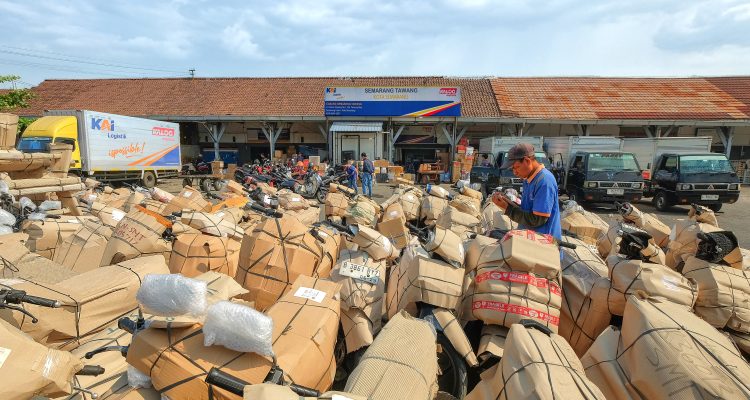 KAI Logistik Distribusikan 122 Ribu Unit Sepeda Motor hingga Triwulan III 2026