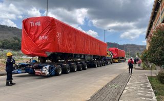 KAI Logistik Rampungkan Pengiriman 8 Unit KRL dari Banyuwangi ke Kalimas